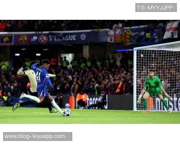 切尔西全力以赴争夺前巴萨前锋罗克希望引进新血液 切尔西全力以赴争夺前巴萨前锋罗克希望引进新血液